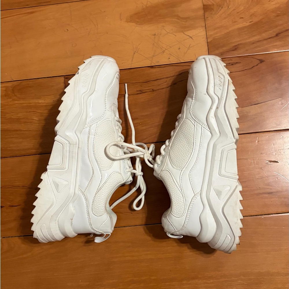 Lulu's White Chunky Sneakers